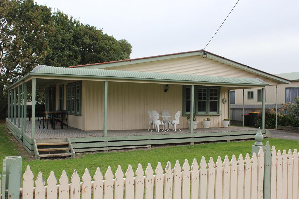 Beach Holiday Cottage Apollo Bay Exterior photo